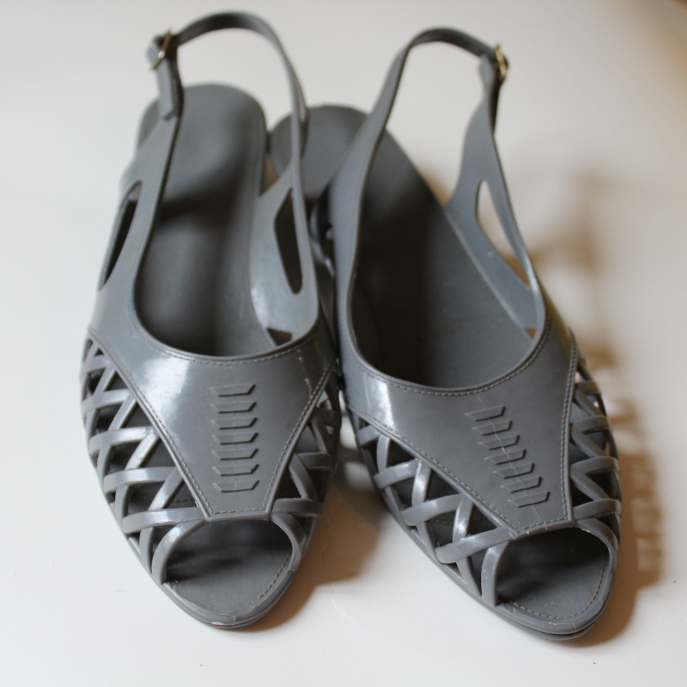 Vintage 80s Gray Jelly Sandals